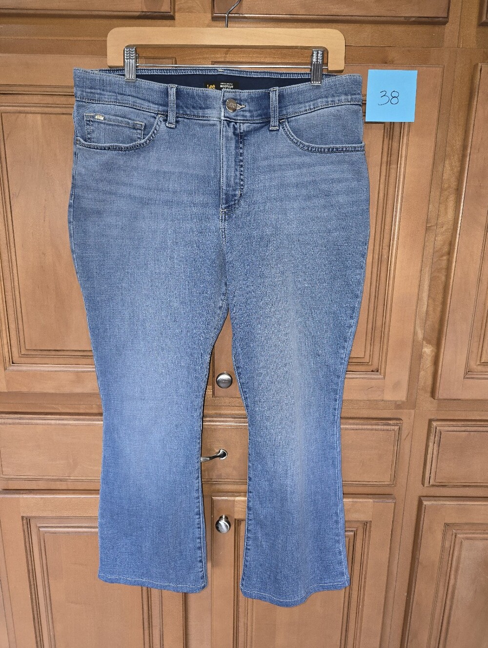 Lee Bootcut Jeans. Womens Size 14 Short.